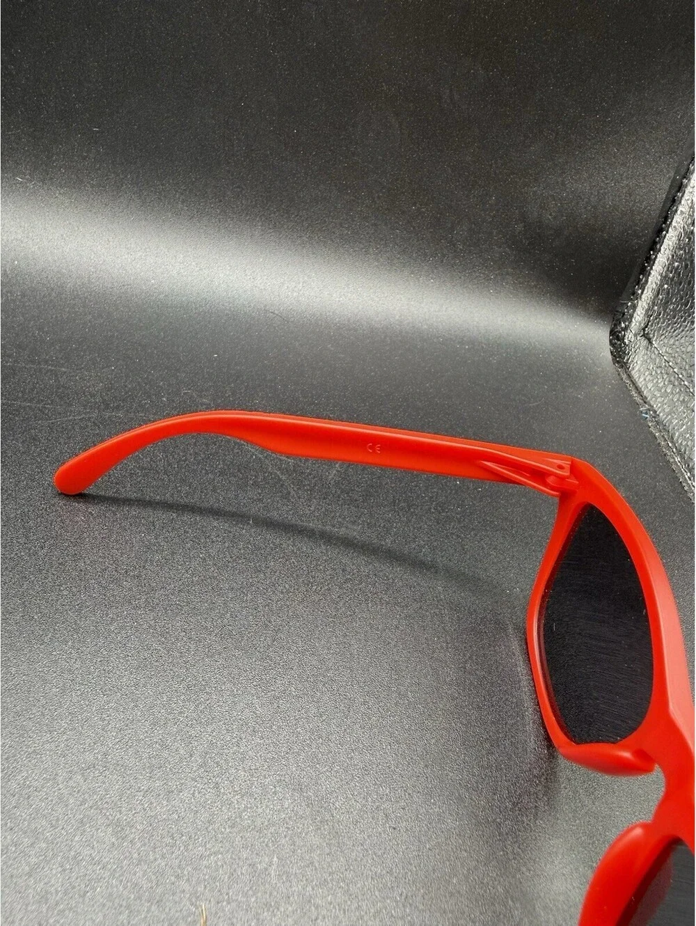 Oakley Frogskin Matte Red B1B/Ice Iridium Lenses